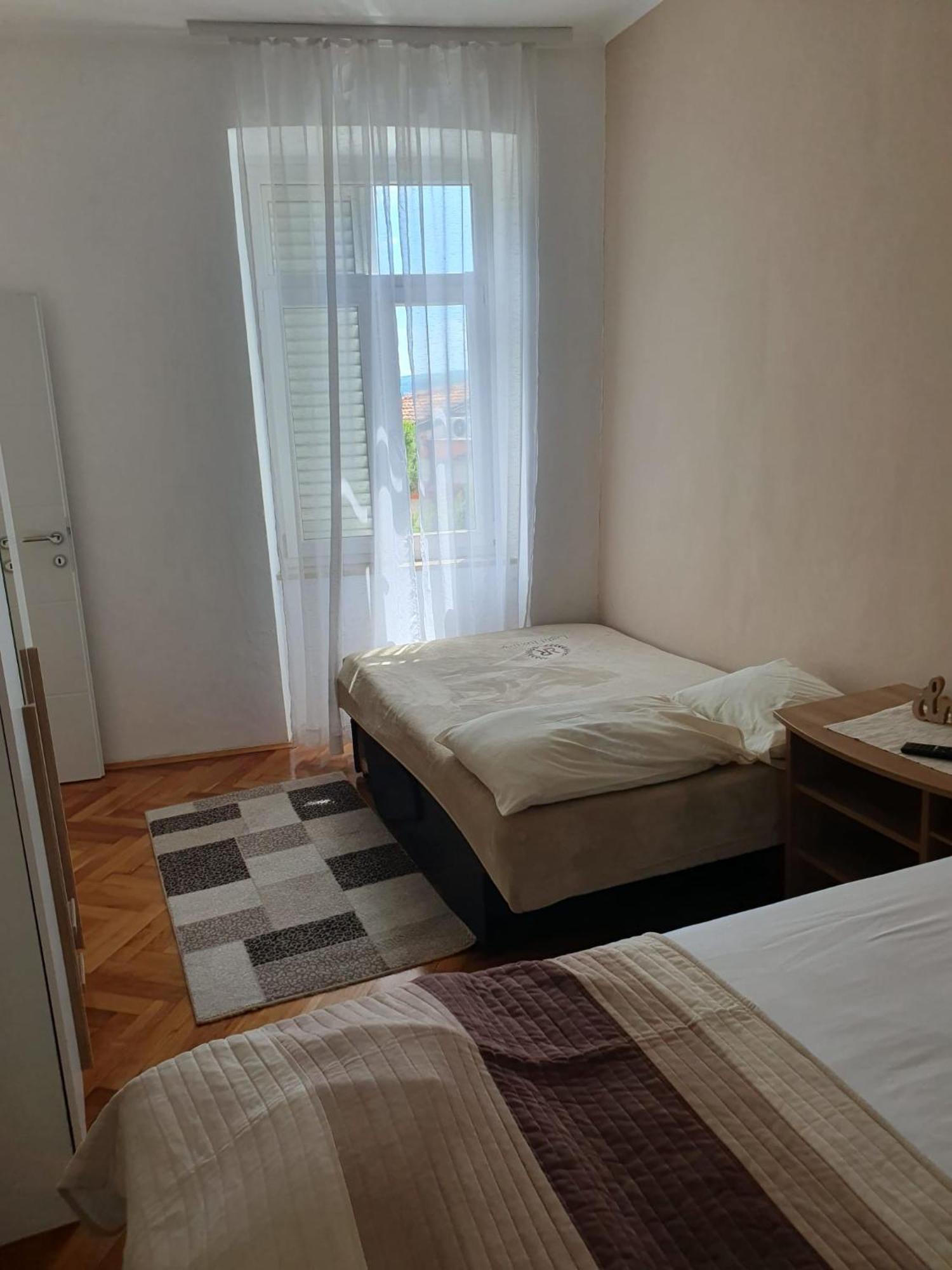 Apartment Sandra 2+2 *** Crikvenica Eksteriør billede