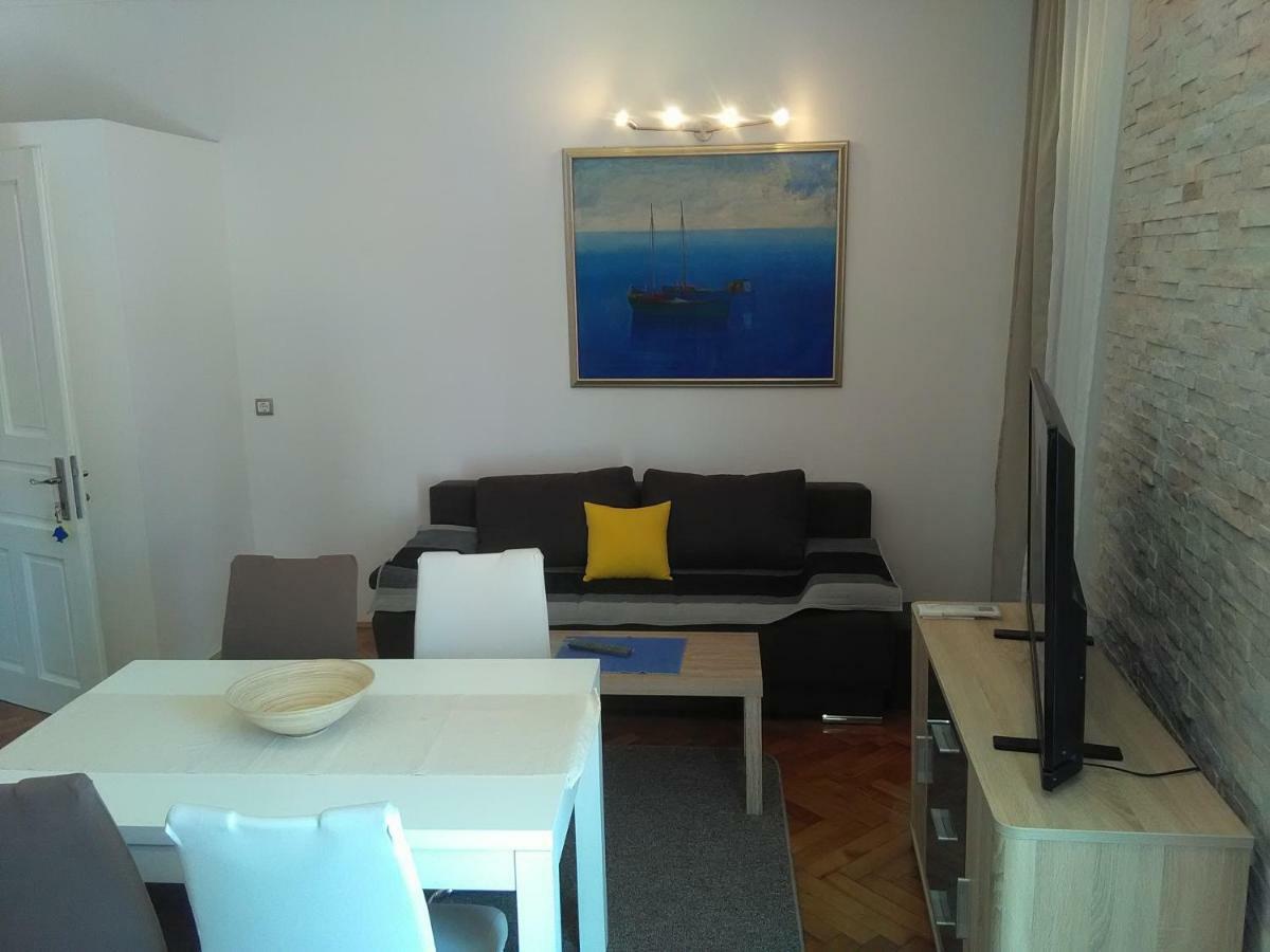 Apartment Sandra 2+2 *** Crikvenica Eksteriør billede